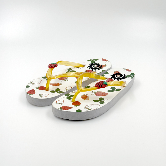 KIDS BEACH ANTI SLIP FLIP FLOP COMFORTABLE PE STRAWBERRY PATTERNED SHOES 