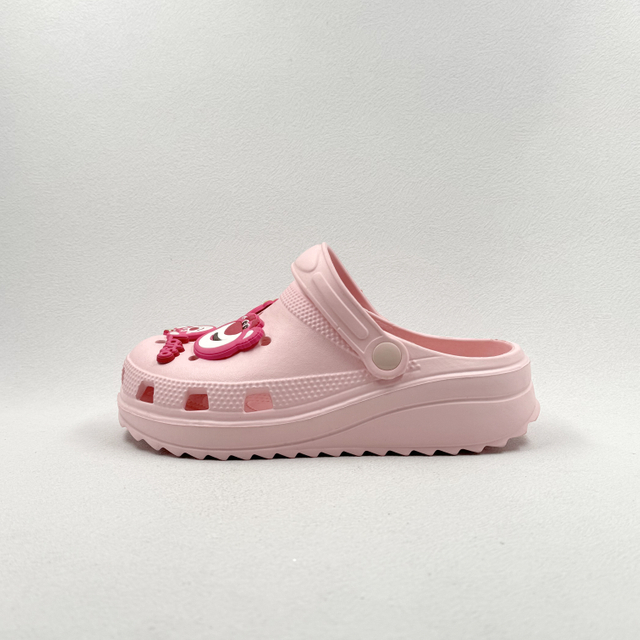 LADY SUMMER CLOGS WITH CARTOON PATCH