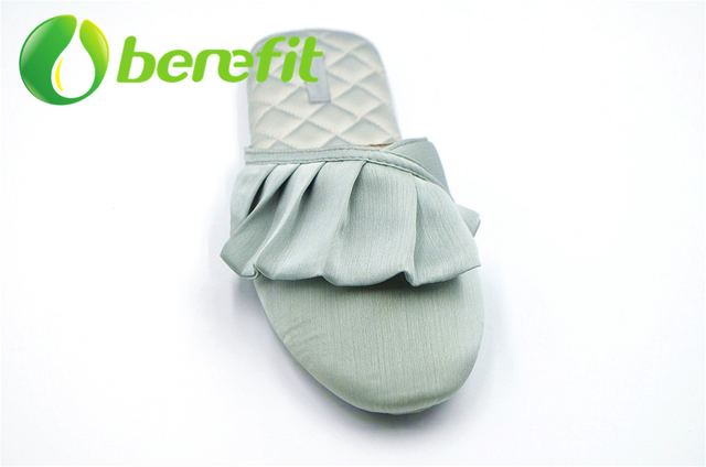 Fashional Slippers Women for Flat Feet with Memory Foam And Non Slip Design 