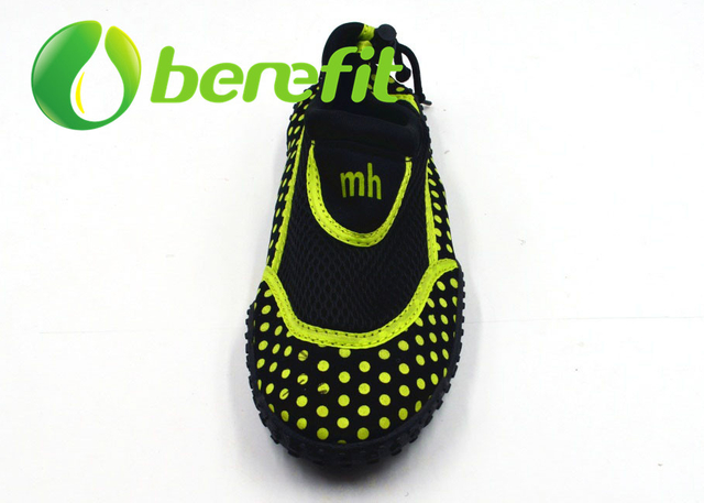 Water Shoes for Women with Space Layer And Mesh Upper of Waterproof Style
