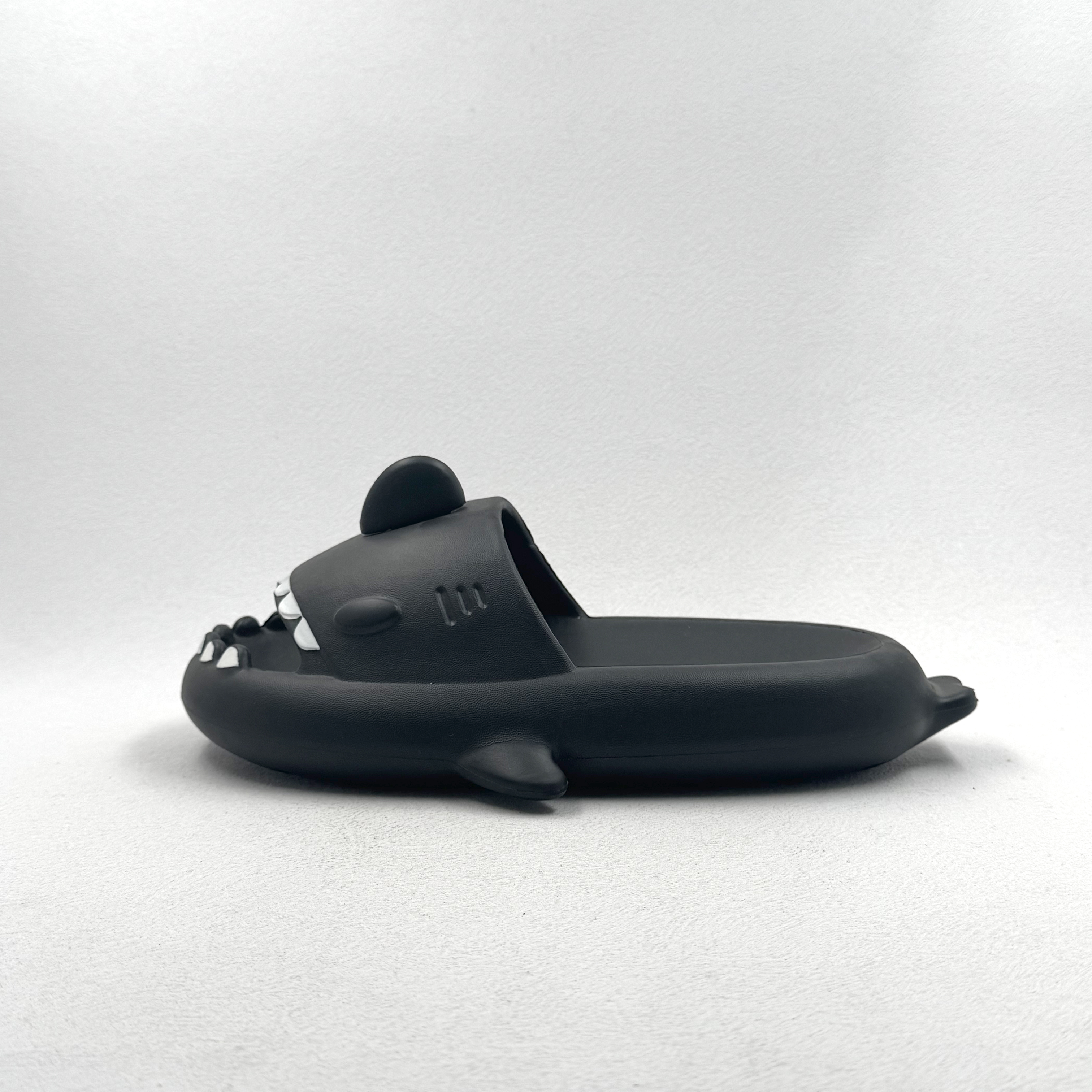SHARK EVA CLOUDY SLIDES
