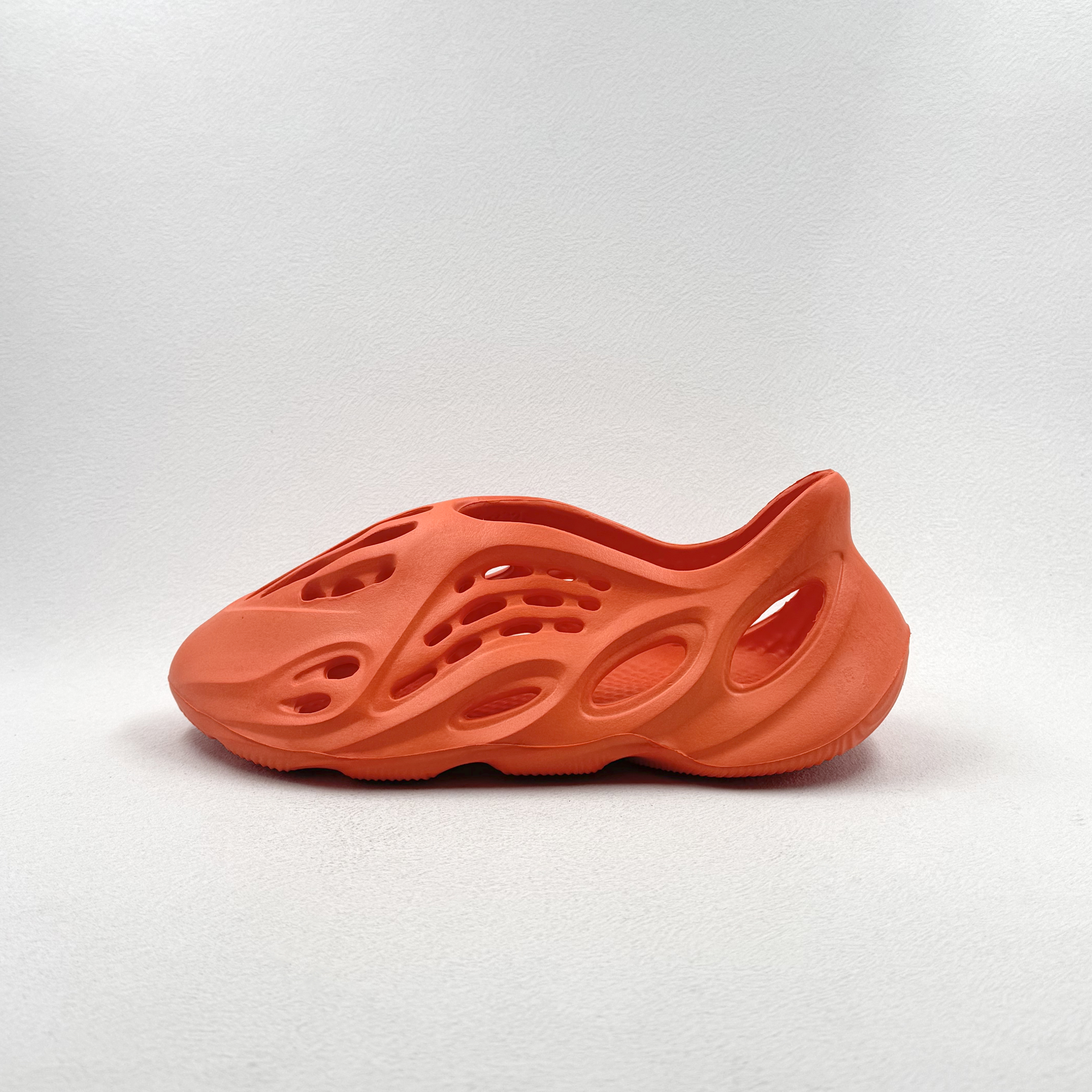 YEEZY STYLE EVA CLOGS FOR MEN AND WOMEN 