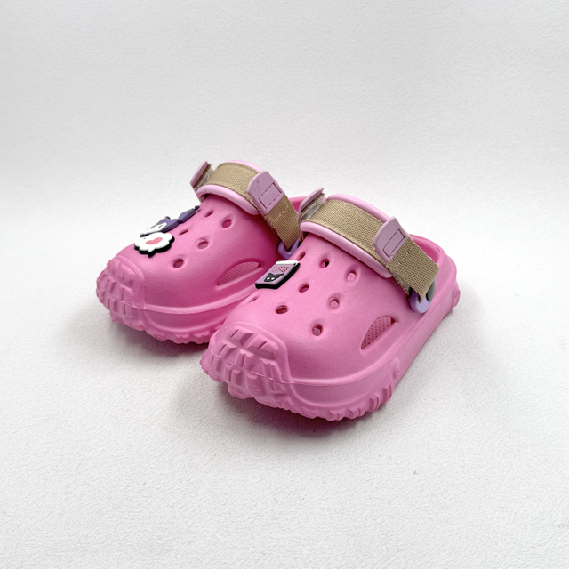 Girls fashion fushia clogs with stylish back strap