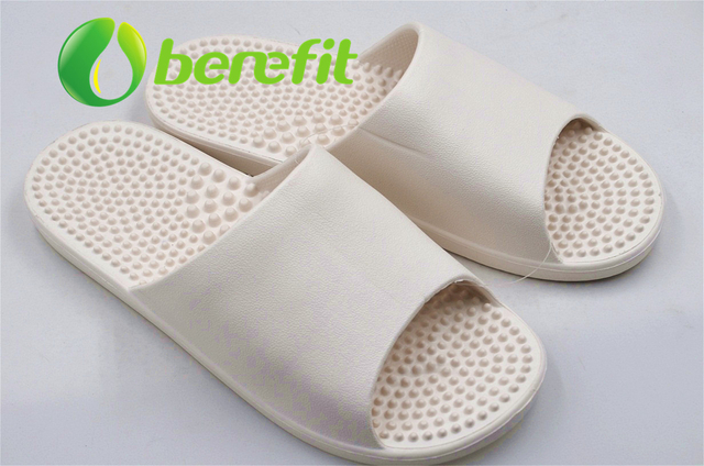 Slippers Women for Bathroom And Bedroom in Massage Texture in Rubber EVA 