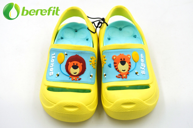 Chirdren Waterproof Yellow Garden Shoes Popular