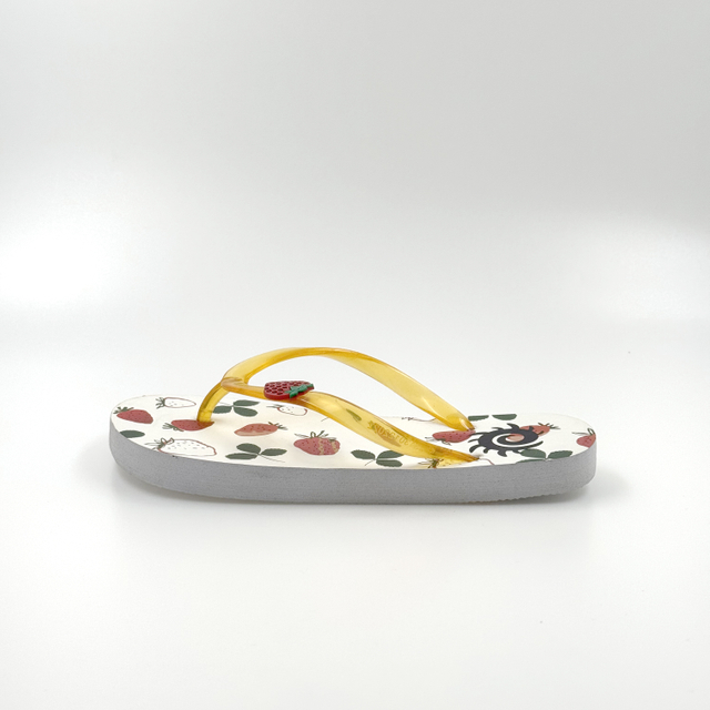 KIDS BEACH ANTI SLIP FLIP FLOP COMFORTABLE PE STRAWBERRY PATTERNED SHOES 