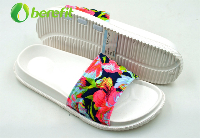 Slippers for Man for Flat Feel with Arch Support in EVA Sole