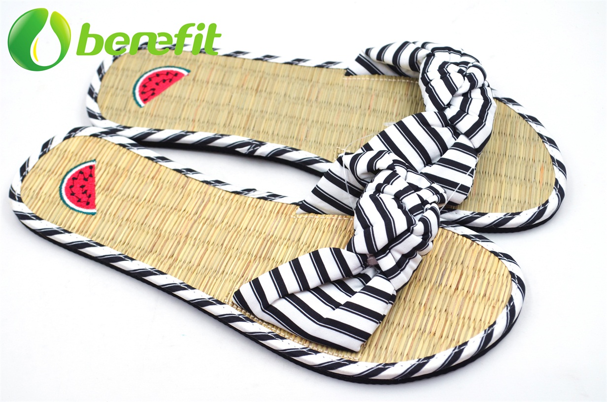 Women Flat Sandals With Natural Straw Insole 