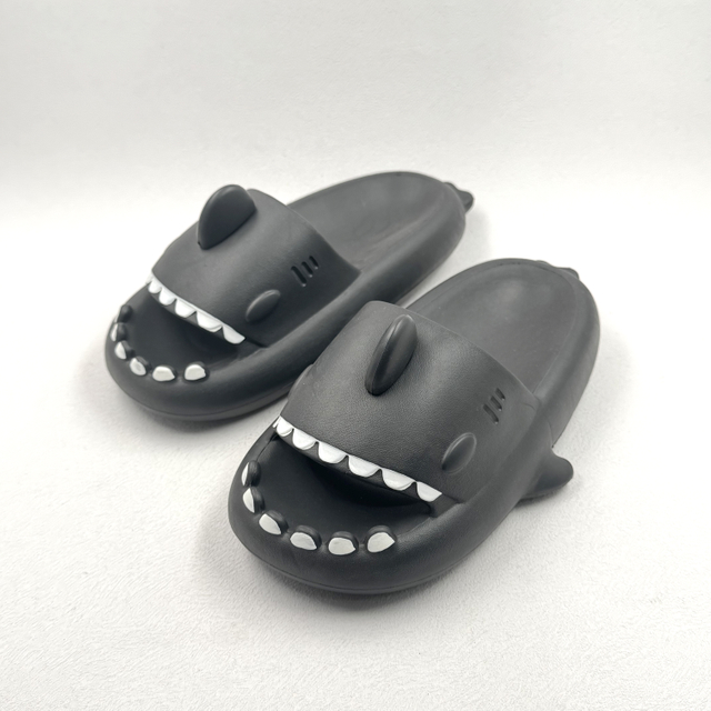 SHARK EVA CLOUDY SLIDES
