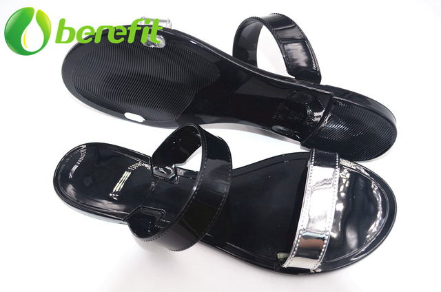 Jelly Shoes Women with Black And Gold Slipper Style