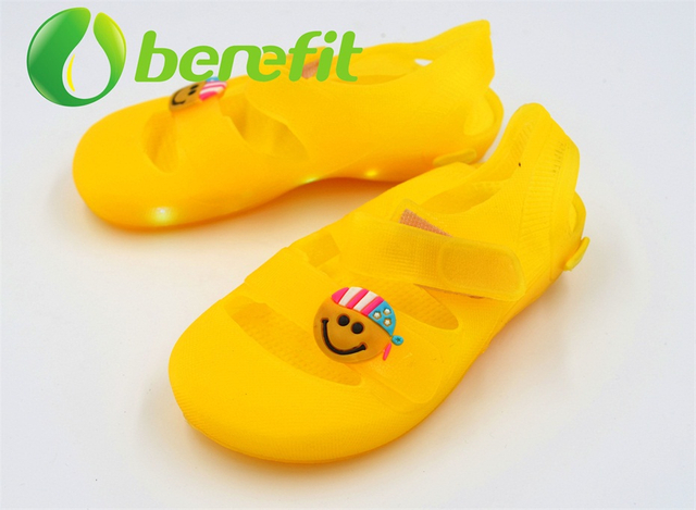 jelly shoes kids with lighing and jelly shoes for girls in PVC 