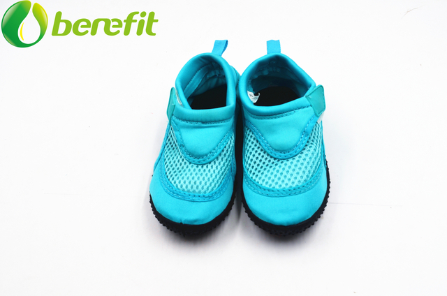 Kids Aqua Hiking Shoes on Line 